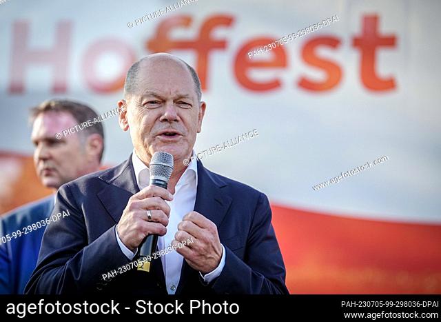 05 July 2023, Berlin: Chancellor Olaf Scholz (SPD), speaking at the SPD parliamentary group's courtyard party in the Tipi am Kanzleramt