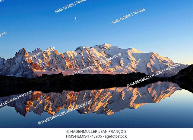 France, Haute Savoie, Chamonix Mont Blanc, Mont Blanc (4810m) at sunrise