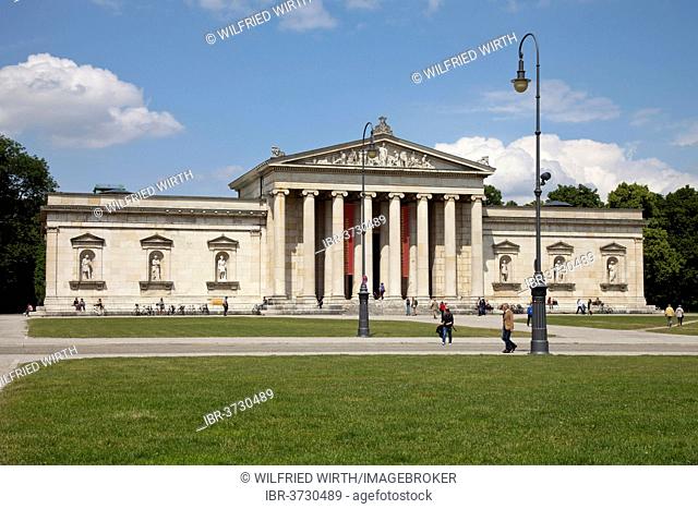 Glyptothek Museum on Koenigsplatz square, classicist building, München, Bavaria, Germany