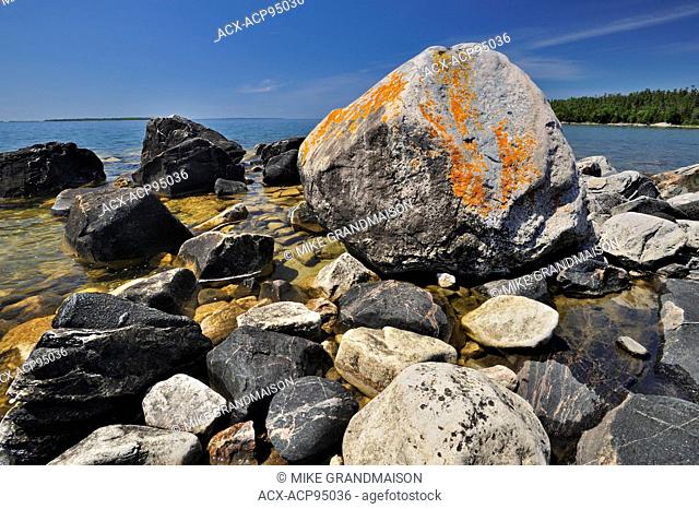 Rocky shoreline of Lake Superior at Katherine Cove, Lake Superior Provincial Park, Ontario, Canada