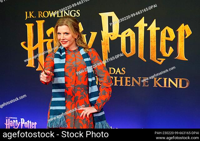 19 February 2023, Hamburg: Actress Eva Habermann walks the red carpet for the premiere of the newly staged show ""Harry Potter and the Enchanted Child"" at Mehr