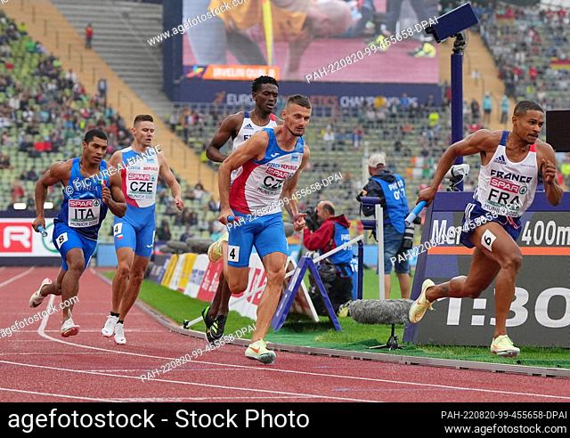 19 August 2022, Bavaria, Munich: Athletics: European Championships, Olympic Stadium, men, 4x400 meters relay, 2nd preliminary heat