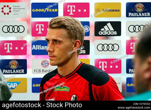 Nils Petersen (Freiburg) etwas angefressen beim SKY Interview  1. BL: 16-17 - 34. Spieltag - FC Bayern München vs SC Freiburg