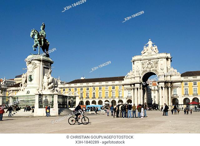 equestrian statue of King Jose I and Triumphal Arch, Commerce Square, Lisbon, Portugal, europe