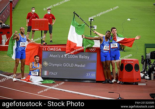 Team Italy ITA cheers at the scoreboard, Eseosa Fostine DESALU (ITA), Filippo TORTU (ITA), Lamont Marcell JACOBS (ITA) Lorenzo PATTA (ITA), jubilation, cheering