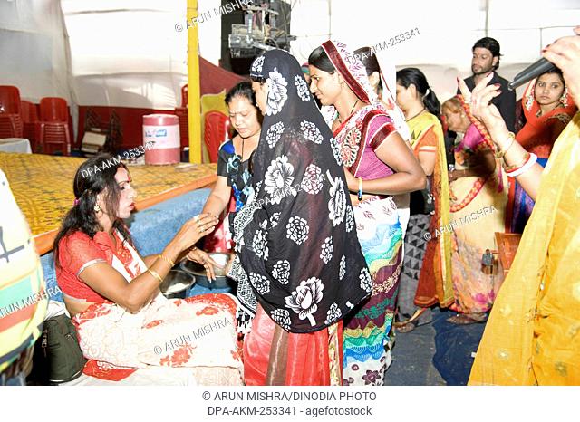 Transgender blessing devotees, kumbh mela, madhya pradesh, india, asia