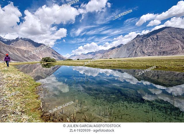 The Nubra valley, at an altitude of 3000m. India, Jammu and Kashmir, Ladakh, Nubra, Hunder. (/Julien Garcia)