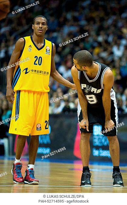 Alex Renfroe (L) if Alba Berlin and Tony Parker (R) of the San Antonio Spurs in action during the NBA Global Games match between Alba Berlin and San Antonio...