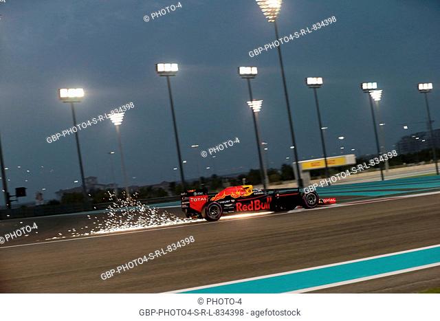 25.11.2016 - Free Practice 2, Daniel Ricciardo (AUS) Red Bull Racing RB12