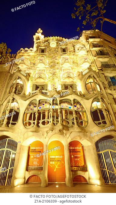 Casa Batlló facade, designed by architect Antoni Gaudi in Passeig de Gràcia. Barcelona. Catalonia. Spain