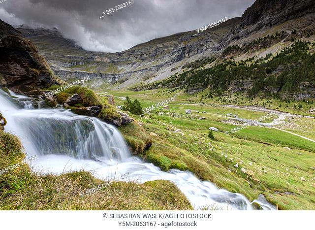 The Valle de Ordesa, Parque Nacional de Ordesa y Monte Perdido, Pyrenees, Huesca province, Aragon, Spain, Europe