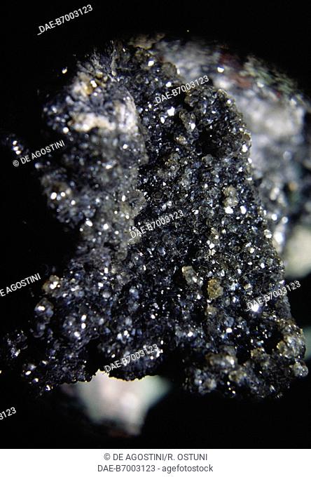 Smithsonite (or zinc spar, zinc carbonate) crystals