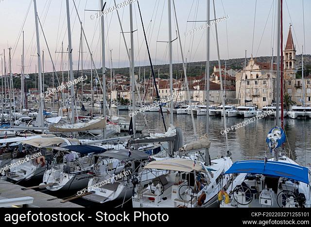 harbour and houses of town Milna (CTK Photo/Ondrej Zaruba)