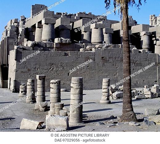 North exterior wall of the Great Hypostyle Hall, Karnak temple complex (Unesco World Heritage List, 1979). Egyptian civilisation, New Kingdom, Dynasty XIX