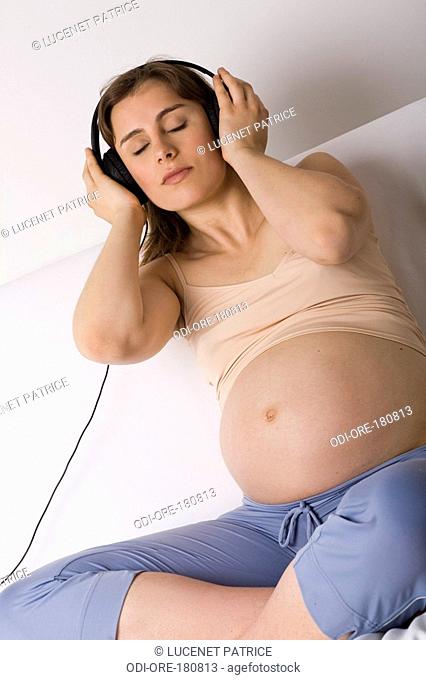 Pregnant woman music