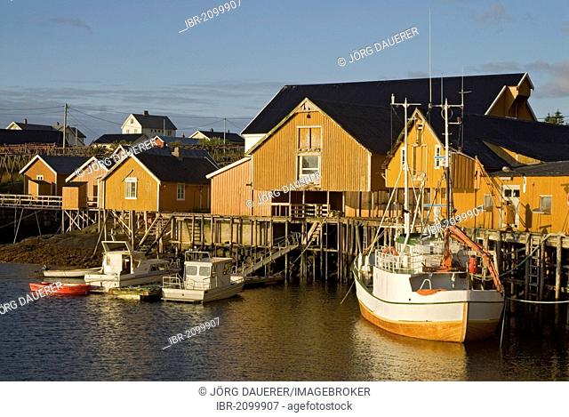 Boats in the harbor of Sørvågen, Sorvagen, island of Moskenesøy, Moskenesoy, Lofoten archipelago, Nordland, Norway, Europe
