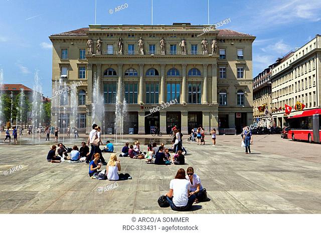Bundesplatz of Berne, Government Plaza, fountains on Federal Square, Federal Palace of Switzerland, Berne, Switzerland / Bern