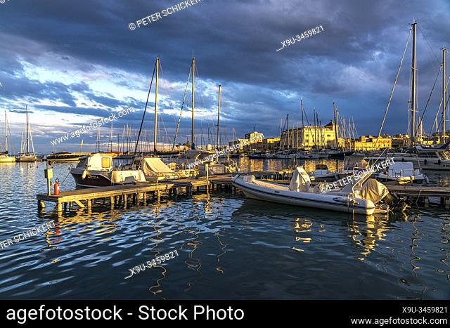Ortygia island harbour, Syracuse, Sicily, Italy, Europe