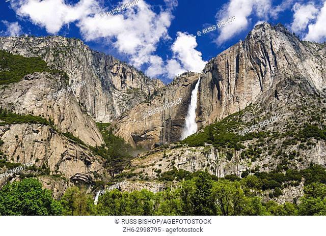 Yosemite Falls, Yosemite National Park, California USA
