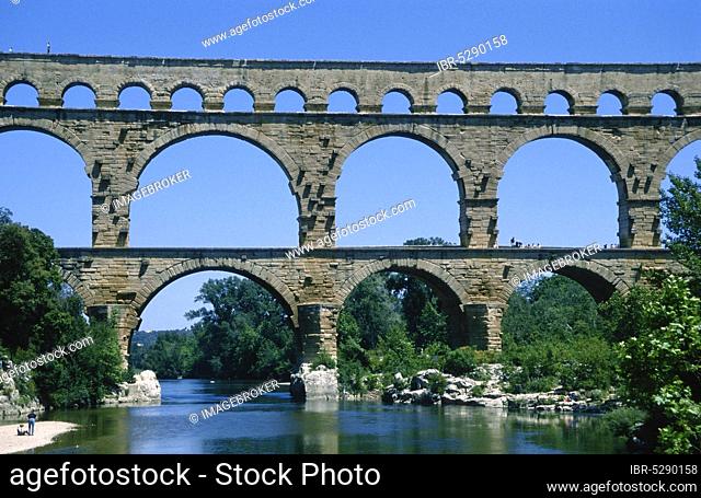 Pont du Gard aqueduct (water conduit from the Roman period), Languedoc-Roussillon, southern France