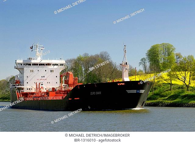 Tanker, LNG tanker on the Kiel Canal, Schleswig-Holstein, Germany, Europe