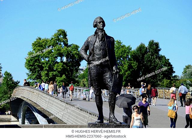 France, Paris, area listed as World Heritage by UNESCO, Left Bank, the Passerelle Leopold Sedar Senghor, formerly known as Passerelle Solferino