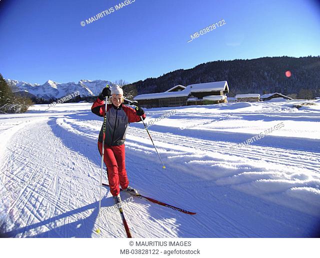 Loipe, woman, cross-country ski,    Series, northern, skiing, ski, cross-country skier, ski poles, Langlaufloipe, Skating, skaten, long-running, free technology