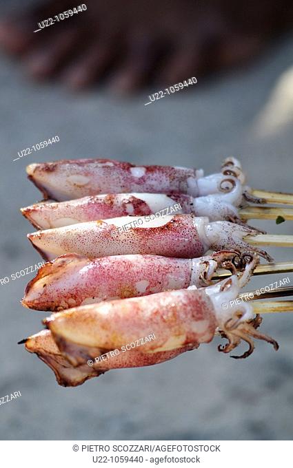 Sihanoukville (Cambodia): grilled calamari sold at Occheuteal Beach