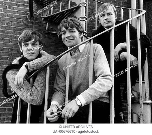 IF .... UK 1968 Lindsay Anderson Mick (MALCOLM MCDOWELL), Johnny (DAVID WOOD), Wallace (RICHARD WARWICK) Regie: Lindsay Anderson / IF .... UK 1968