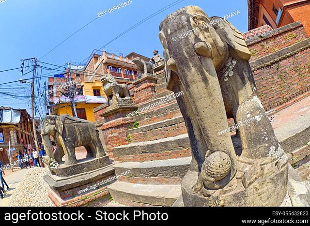 Hindu Street Temple, Street Scene, Bhaktapur, Kathmandu, Nepal, Asia