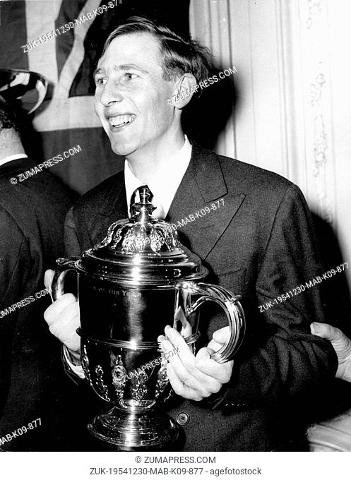 Dec. 30, 1954 - London, England, U.K. - Britain's premier athletes received their awards at the Savoy Hotel this evening