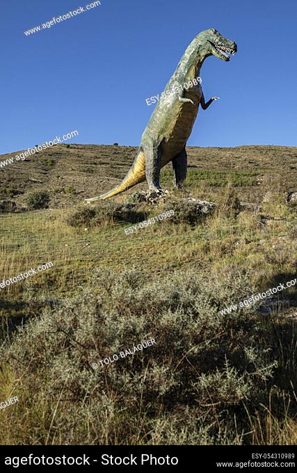 Tarbosaurio, Tarbosaurus bataar, reproduccion a tamaño natural, yacimiento de Valdecevillo, Enciso, La Rioja , Spain, Europe
