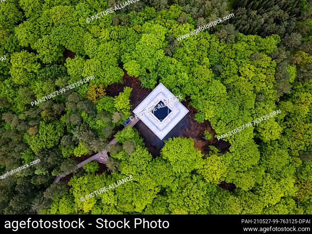 27 May 2021, Mecklenburg-Western Pomerania, Heringsdorf: The 33-metre-high wooden observation tower stands on the 1, 350-metre-long Usedom treetop trail