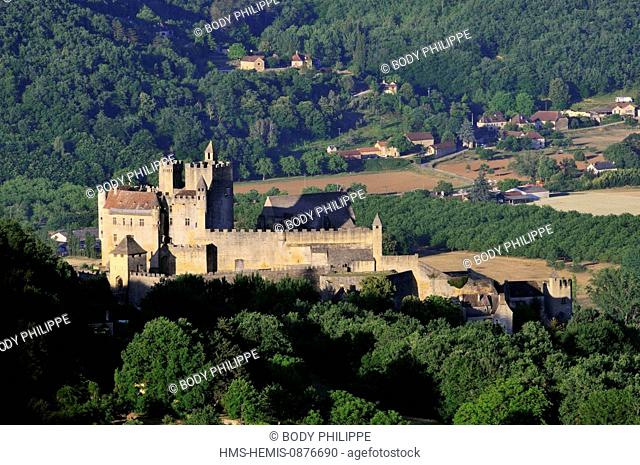 France, Dordogne, Perigord Noir, Dordogne valley, Beynac et Cazenac, labelled Les Plus Beaux Villages de France (The Most Beautiful Villages in France)