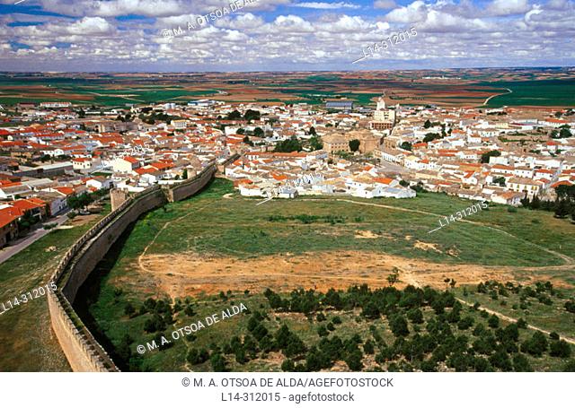 Belmonte town as seen from the castle. Cuenca province, Spain