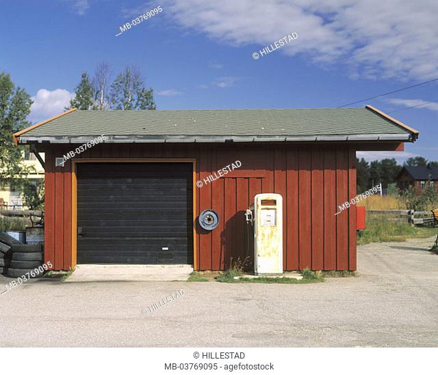 Garage, pump, old, rusts   Wood cottage, Holzbauweise, red, garage gate, green, rim, auto rim, gas station, gasoline pump, Zapfanlage, fuel, gas, fuel, juice