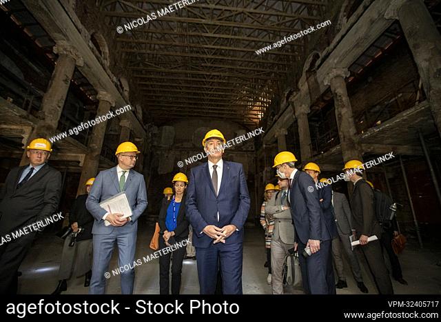 Flemish Minister President Jan Jambon (C) pictured during a visit to the construction site at the Jagger Library of the University Cape Town (Kaapstad)