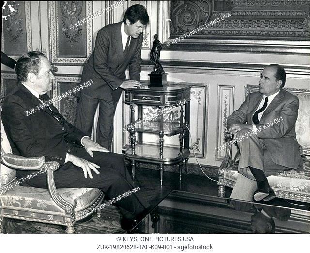 Jun. 28, 1982 - Former President Nixon with President Mitterand in Paris (Credit Image: © Keystone Press Agency/Keystone USA via ZUMAPRESS.com)