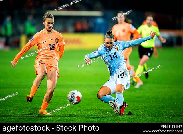 Dutch Kerstin Casparij and Belgium's Jassina Blom fight for the ball during a soccer match between Belgium's national women's team the Red Flames and the...