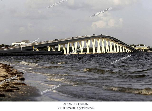 Bridge connecting Fort Myers with Sanibel and Captiva Islands as seen from Sanibel Island, Florida. - SANIBEL ISLAND, FLORIDA, UNITED STATES OF AMERICA