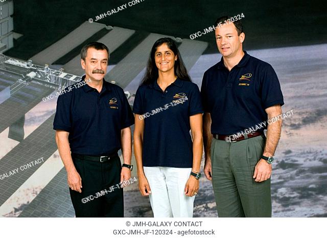 Cosmonaut Mikhail Tyurin (left), Expedition 14 flight engineer representing Russia's Federal Space Agency; astronaut Sunita L