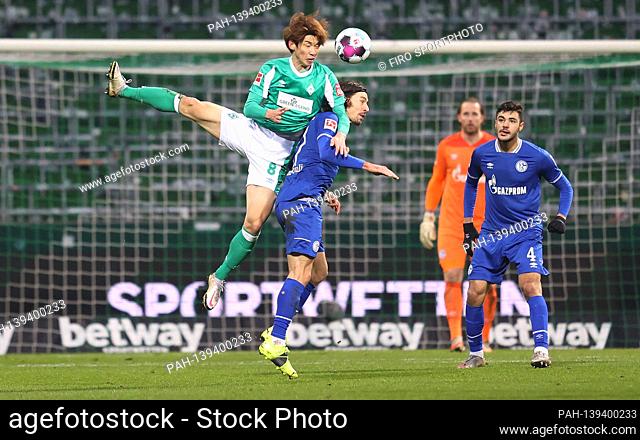 firo: 30.01.2021 Fuvuball, season 2020/21 Bundesliga 1: SV Werder Bremen - FC Schalke 04 duels Benjamin Stambouli versus Yuya Osako | usage worldwide
