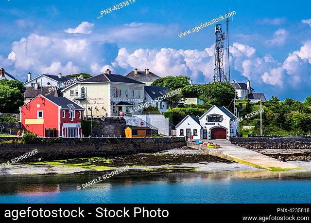 Europe, Republic of Ireland, County Galway, Aran Islands, Inishmore island, the port of Cill Ronain