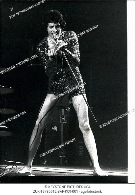 London Freddie Mercury UNSIGNED photograph Wembley L3023 NEW IMAGE 1986 