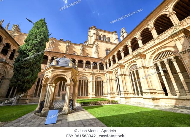 Convento de San Esteban in Salamanca, Spain. A Dominican monastery, the Convento de San Esteban (Saint Stephen) was built in 1524 on the initiative of Cardinal...
