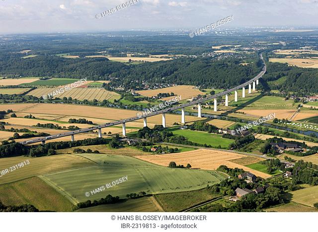 Aerial view, A52 motorway, between Muelheimer Bruecke bridge and Essen Airport, Essen-Kettwig motorway exit slip road, Muelheim an der Ruhr, Ruhr area