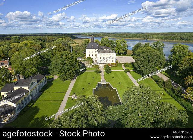 Örbyhus Castle is a castle in Vendels parish in Tierp municipality in northern Uppland. About 2â. “3 kilometers north of the castle is Örbyhus station community