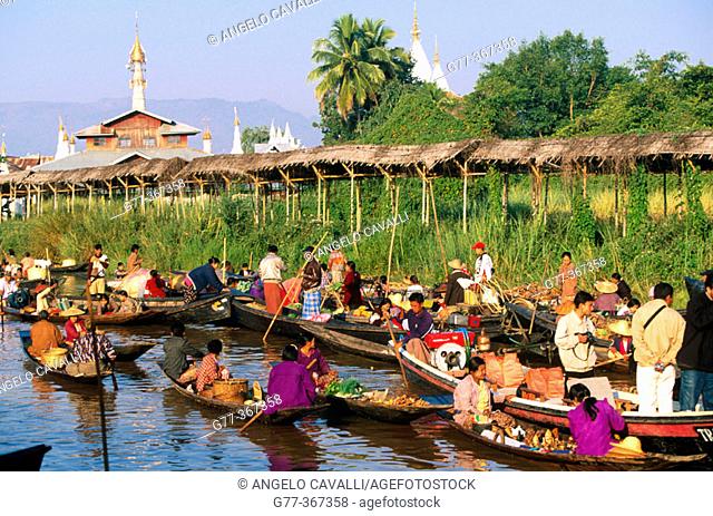 Iwama floating market. Iwama village. Inle Lake. Shan State. Myanmar