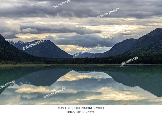 Sylvenstein lake, Sylvenstein reservoir, cloudy sky, near Lenggries, Isarwinkel, aerial view, Upper Bavaria, Bavaria, Germany, Europe