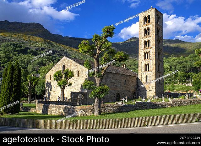 Taüll Village and Romanesque church of Sant Climent de Taüll, Unesco World Heritage Site, Vall de Boí, Taüll, Boí valley Lleida province Catalonia, Spain